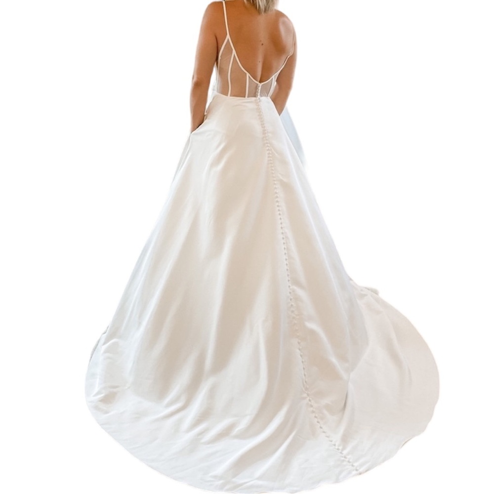 ESSENCE OF AUSTRALIA DOVE SATIN BALLGOWN WEDDING DRESS D3080